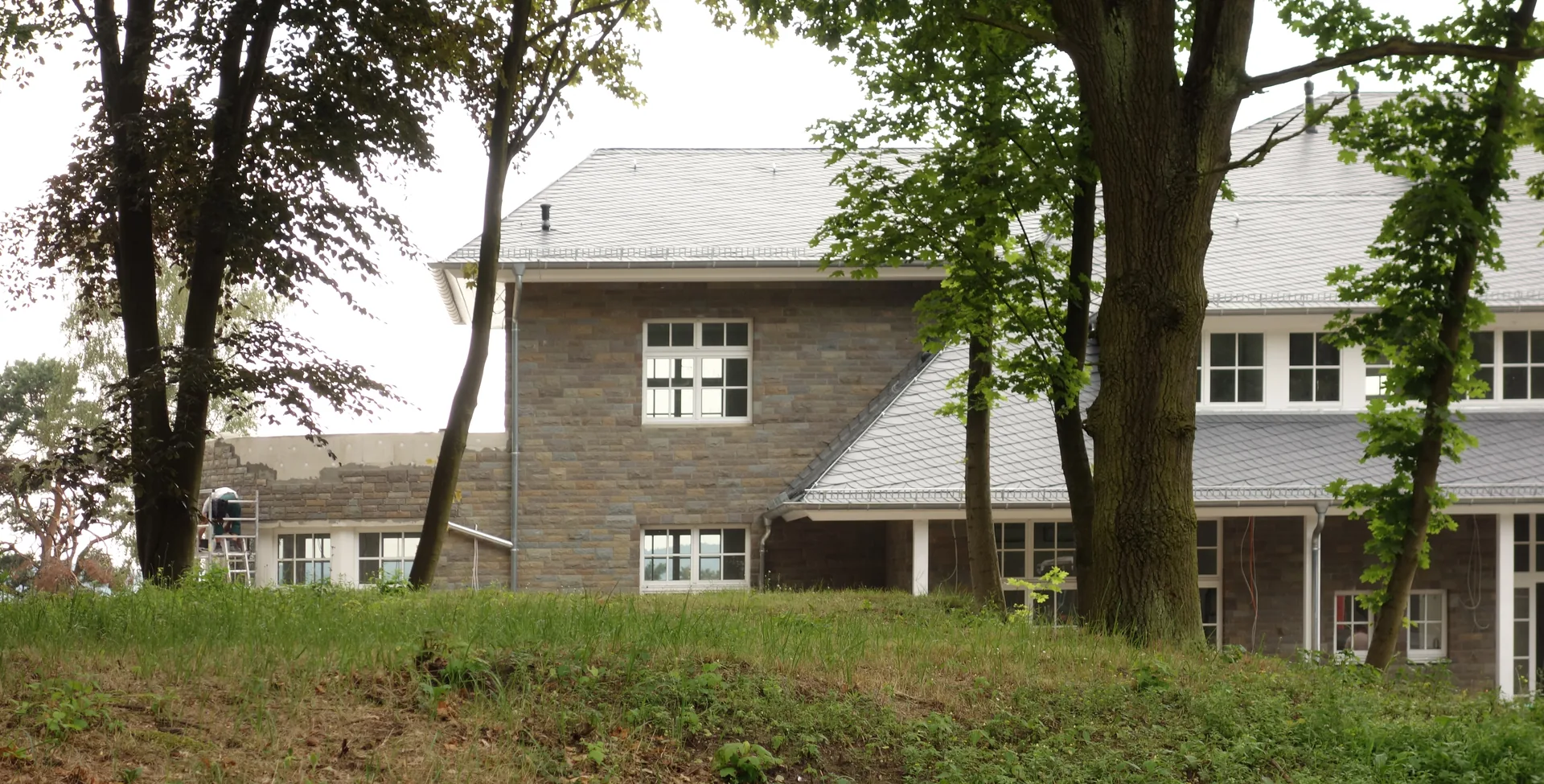 Wannseeterrassen in Berlin, Gebäudefassade zur Gartenseite